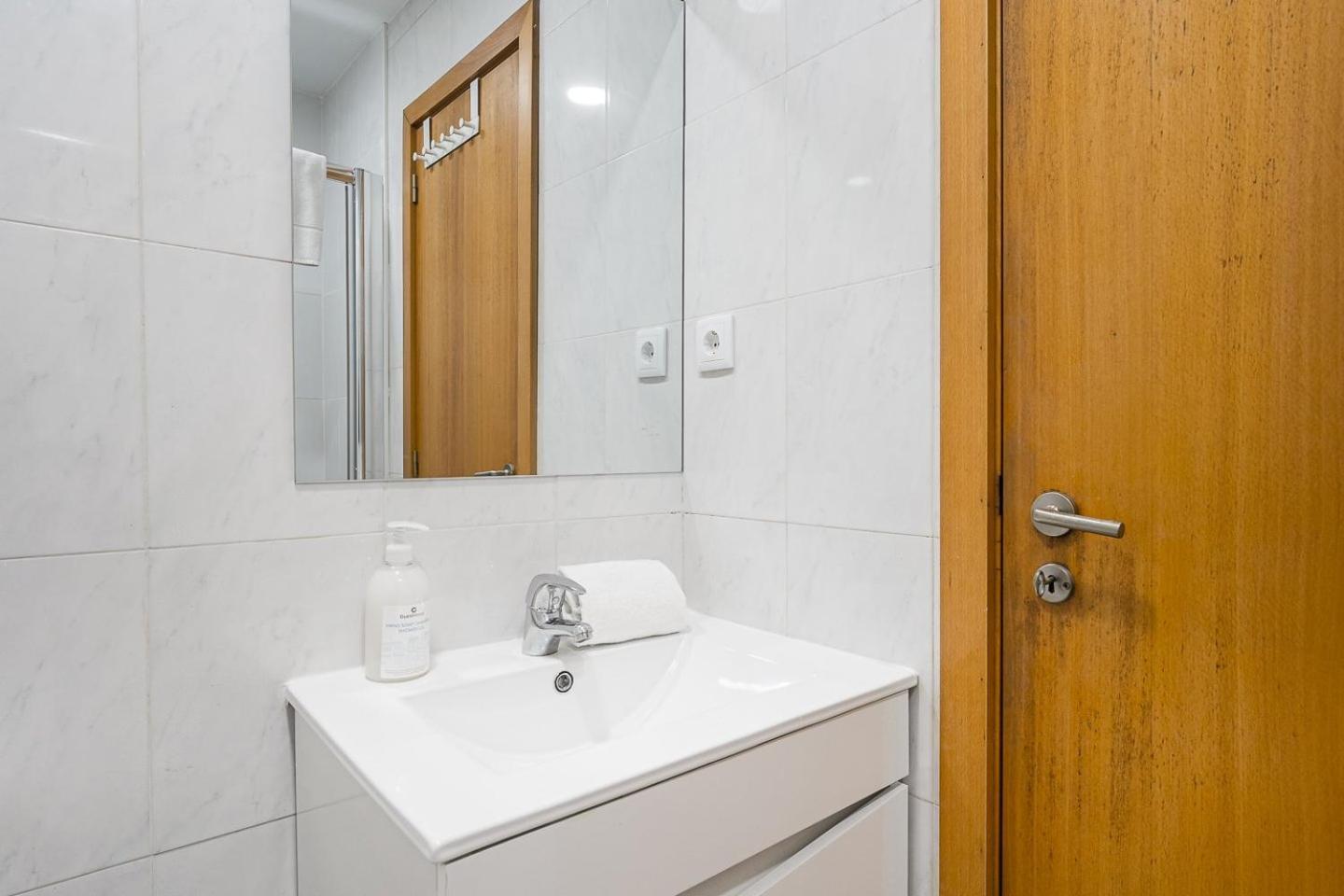 Guestready - The Perfect Urban Nest Hotel บีลาโนวาเดกายา ภายนอก รูปภาพ